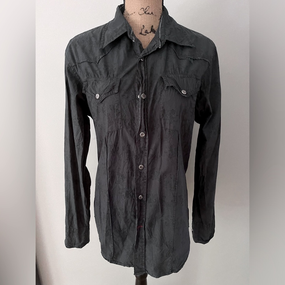 Men’s Guess Vintage Dark Navy Long Sleeve with Pearled Snaps Size Small